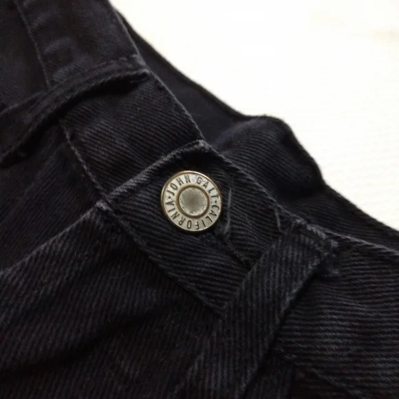 Women's XS 24" John Galt cut off high waisted black denim shorts, LIKE NEW! - Picture 4 of 7